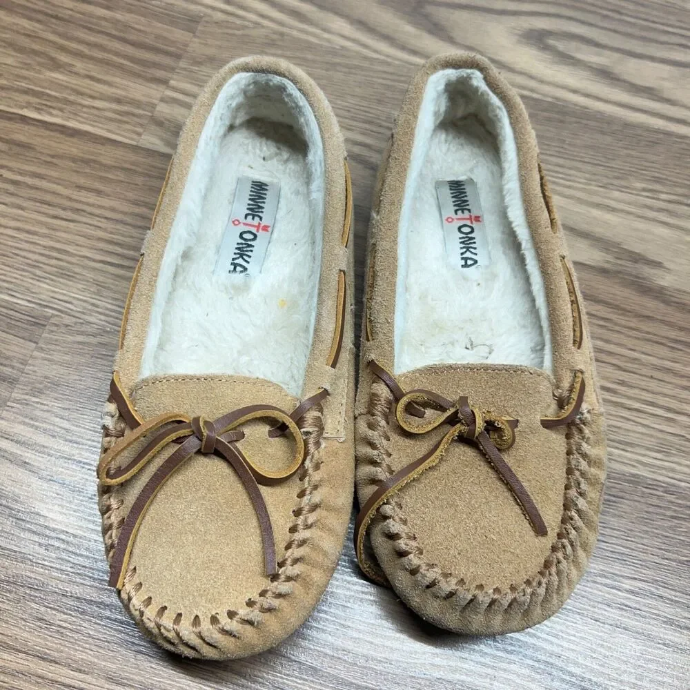 Minnetonka‎ Women’s Suede Pile Moccasins Slipper Shoes Tan Size 7M